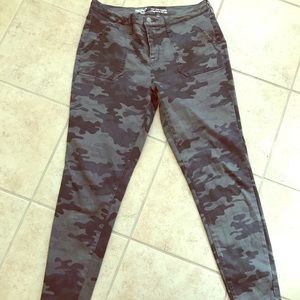 Camouflage Skinny Jeans